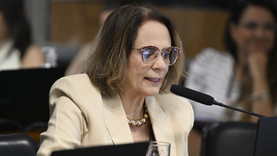 Quando Deus volta ao centro do debate: política, fé, laicidade e laicismo