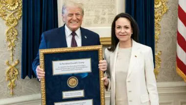 Maria Corina Machado vincula projeto presidencial à consolidação da transição política na Venezuela.