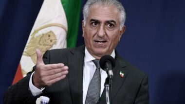 Príncipe herdeiro do Irã afirma que protestos derrubarão regime e busca apoio global