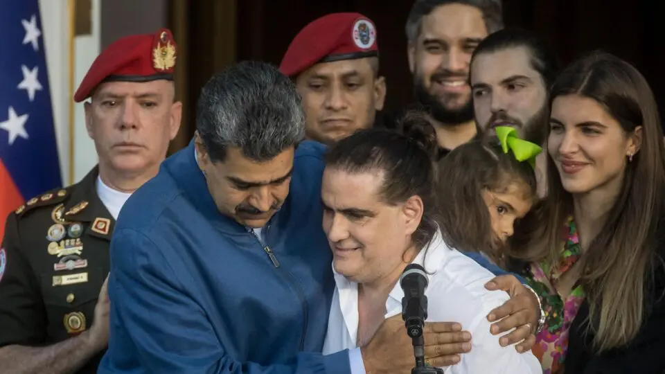 Álex Saab, com Maduro, em 2023: empresário chegou a ficar preso nos EUA, mas foi libertado em troca de cidadãos americanos detidos na Venezuela