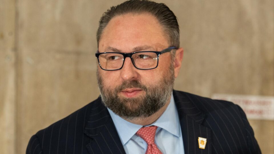 Ex-assessor de Trump critica artigo de Lula em jornal dos EUA e sai em defesa de Bolsonaro