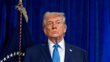 Trump avalia endurecer política de tarifas após decisão desfavorável na Suprema Corte Imagem referente a matéria