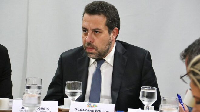 Boulos fala em “sacrifícios” ao comentar possibilidade de Haddad candidato em SP