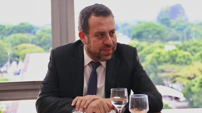 Boulos minimiza vantagem de Tarcísio e vê redução durante debates