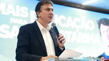 Camilo Santana, ministro da Educação.
