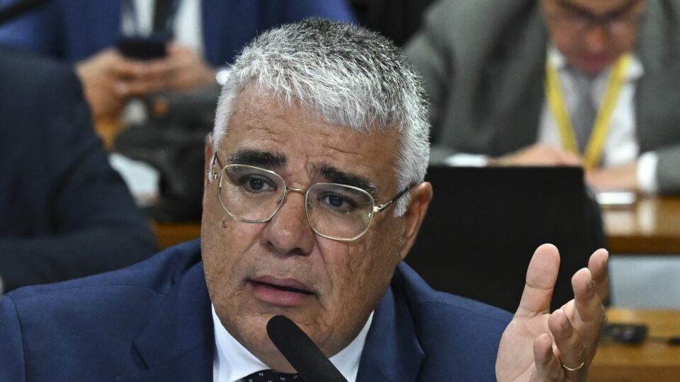 Proposta de CPI do Master no Senado chega ao número necessário de assinaturas