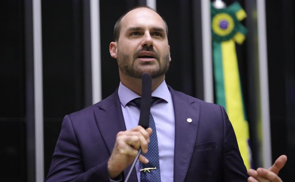 Eduardo apontou para menção de Tarcísio como pré-candidato à Presidência em levantamento.