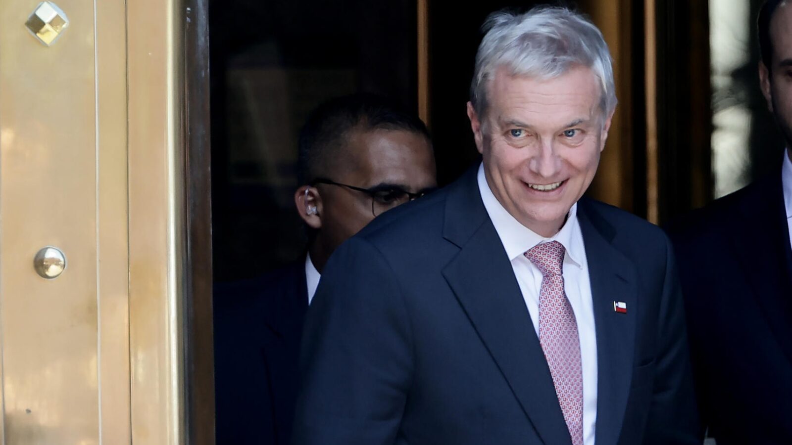 O presidente conservador do Chile, José Antonio Kast, se reuniu com Lula nesta terça, no Panamá