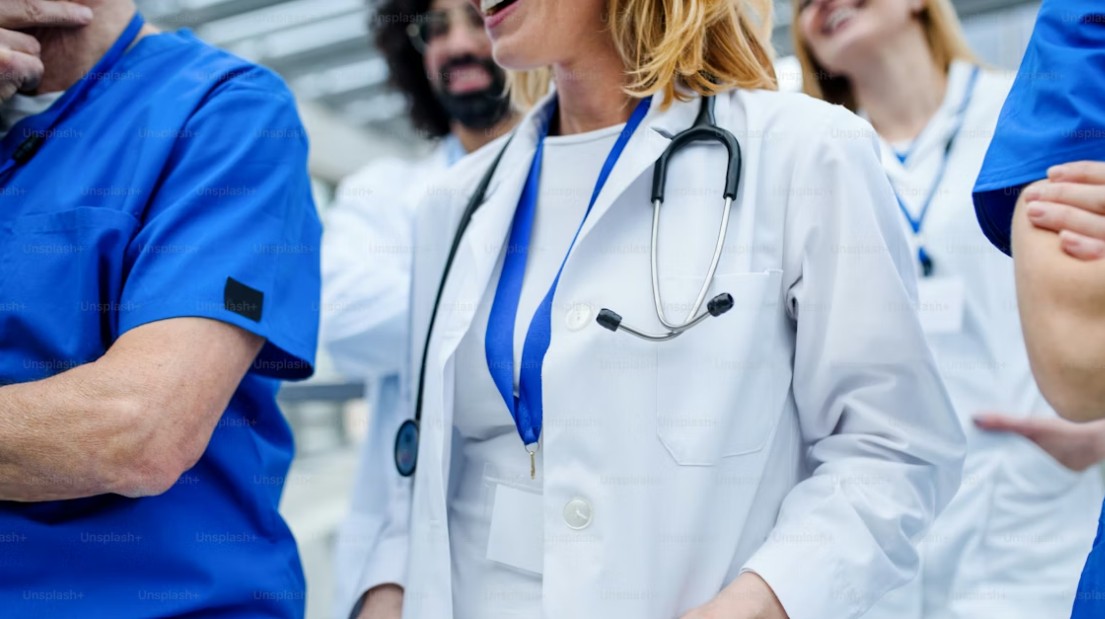 Os dados são do Exame Nacional de Avaliação da Formação Médica (Enamed) 2025, que avaliou 350 cursos de Medicina do Brasil