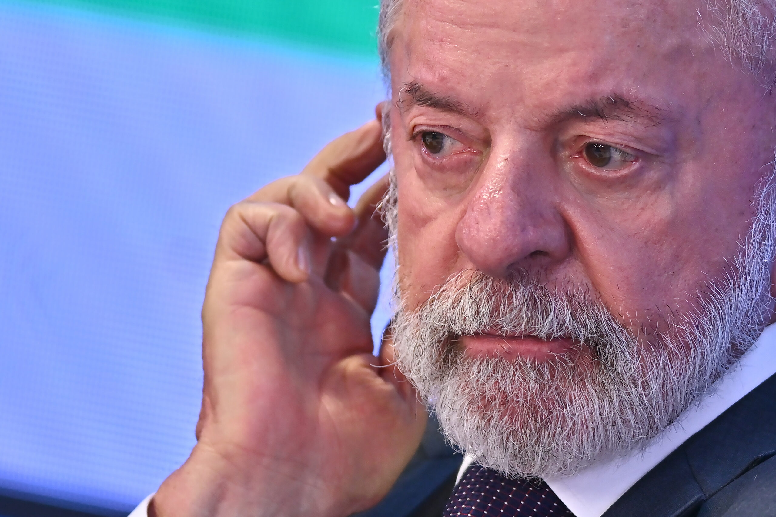 Vista grossa do governo Lula para o massacre no Irã