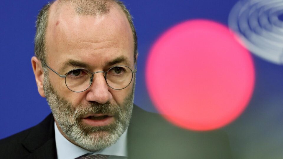 Parlamento Europeu suspende tramitação de acordo comercial UE-EUA após medidas de Trump sobre Groenlândia