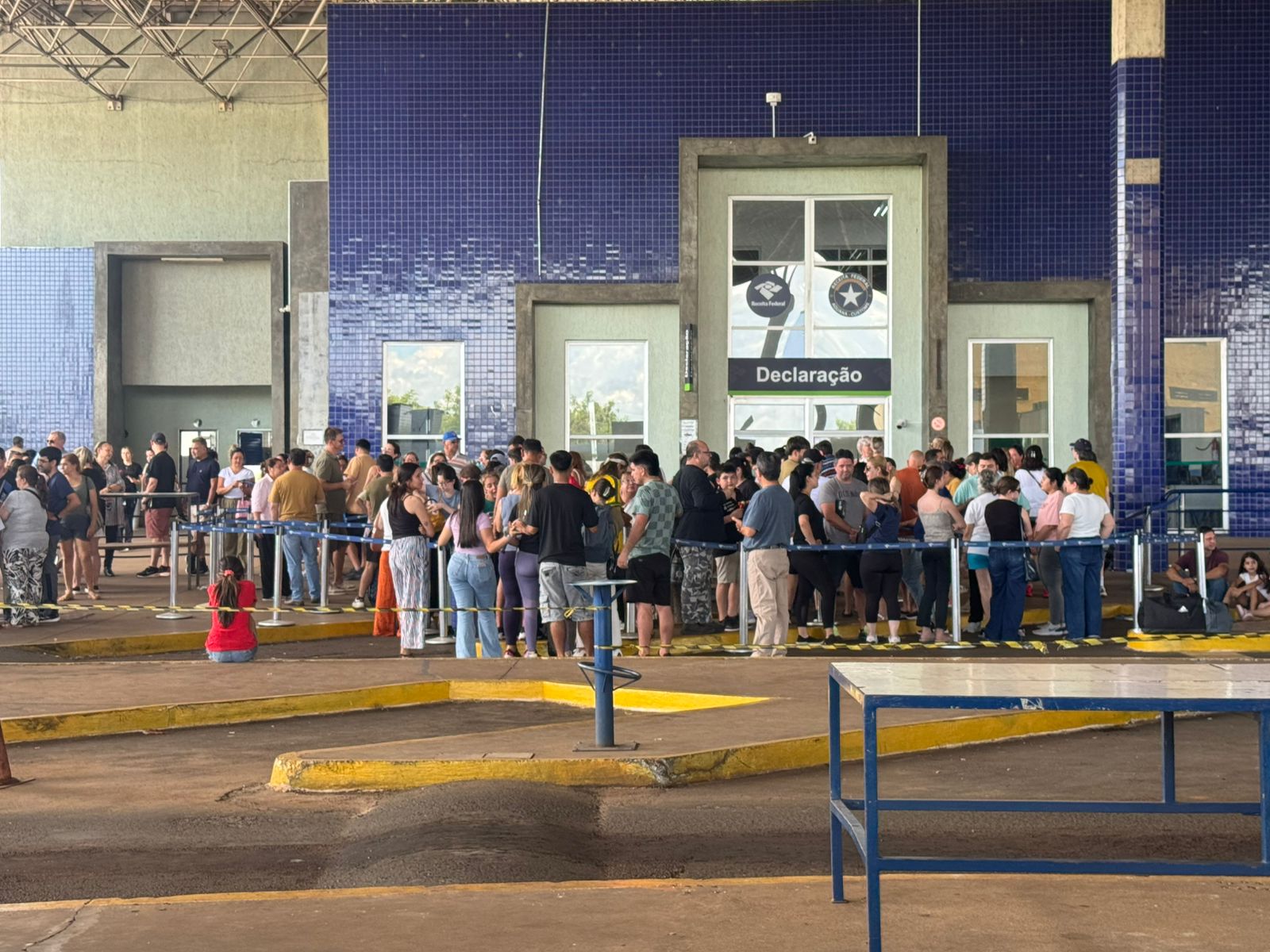 Foz do Iguaçu é um dos principais portões de entrada terrestre de estrangeiros no Brasil.
