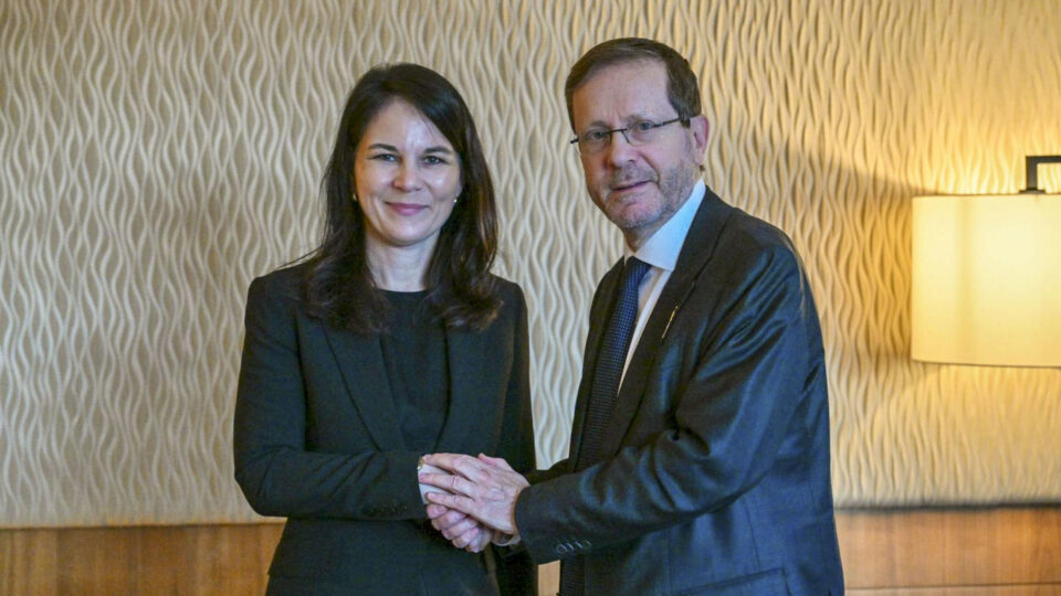 Israel critica mandado de prisão do TPI que impediu Netanyahu de ir a Davos: “Recompensa ao terror”