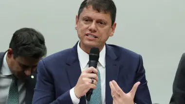 Tarcísio cancela visita a Bolsonaro na Papudinha