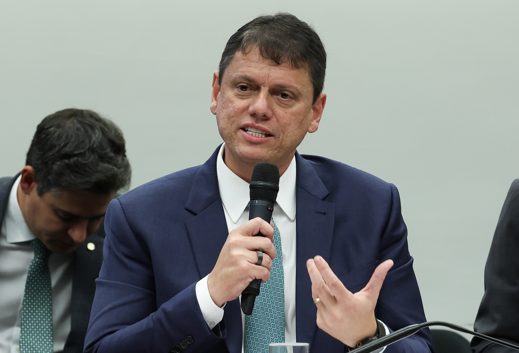 Tarcísio cancela visita a Bolsonaro na Papudinha