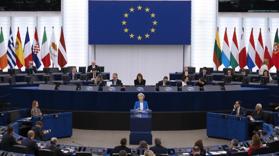 Parlamento Europeu paralisa acordo UE-Mercosul e envia caso a tribunal