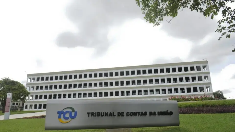 Fachada do Tribunal de Contas da União (TCU): em relatório, área técnica do órgão cita mecanismos utilizados pelo governo para "driblar" regras fiscais e propõe prazos para ajustes