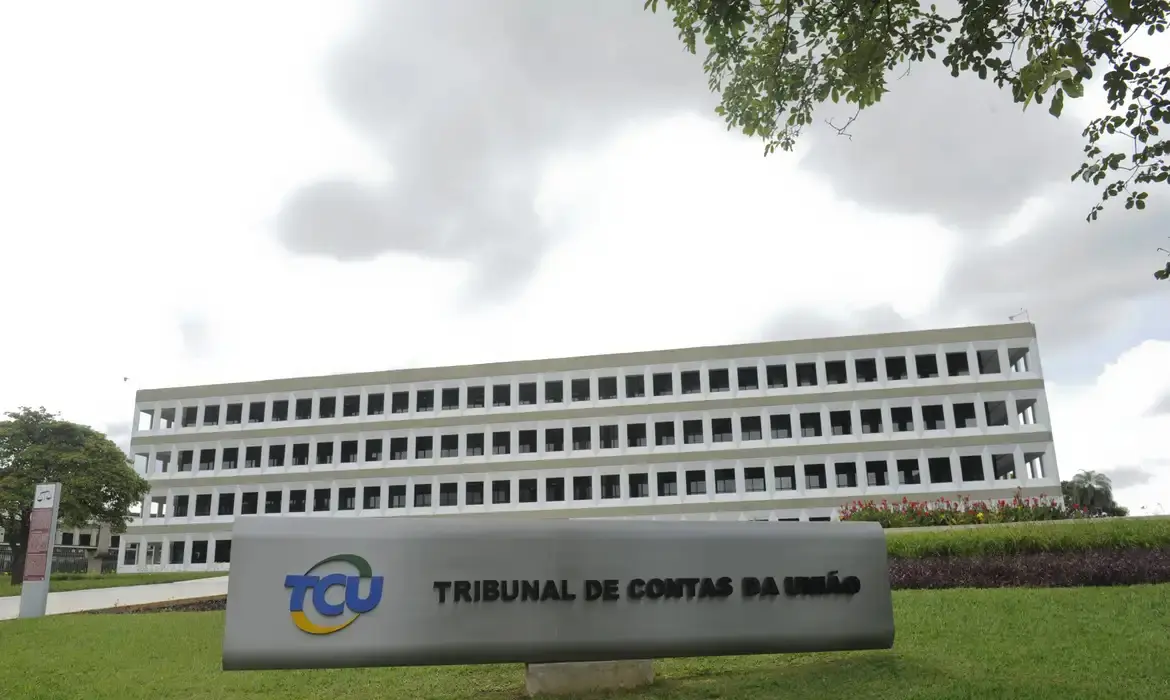 Fachada do Tribunal de Contas da União (TCU): em relatório, área técnica do órgão cita mecanismos utilizados pelo governo para "driblar" regras fiscais e propõe prazos para ajustes