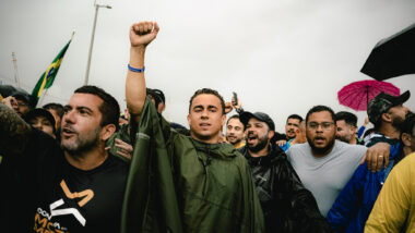 Nikolas Ferreira na caminhada de Paracatu a Brasília que reuniu milhares de pessoas ao longo de 220 km até a Praça dos Três Poderes Imagem referente a matéria