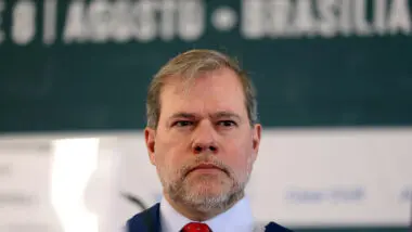 Suspeitas sobre hotel de luxo e retorno antecipado de Fachin aumentam pressão sobre Toffoli