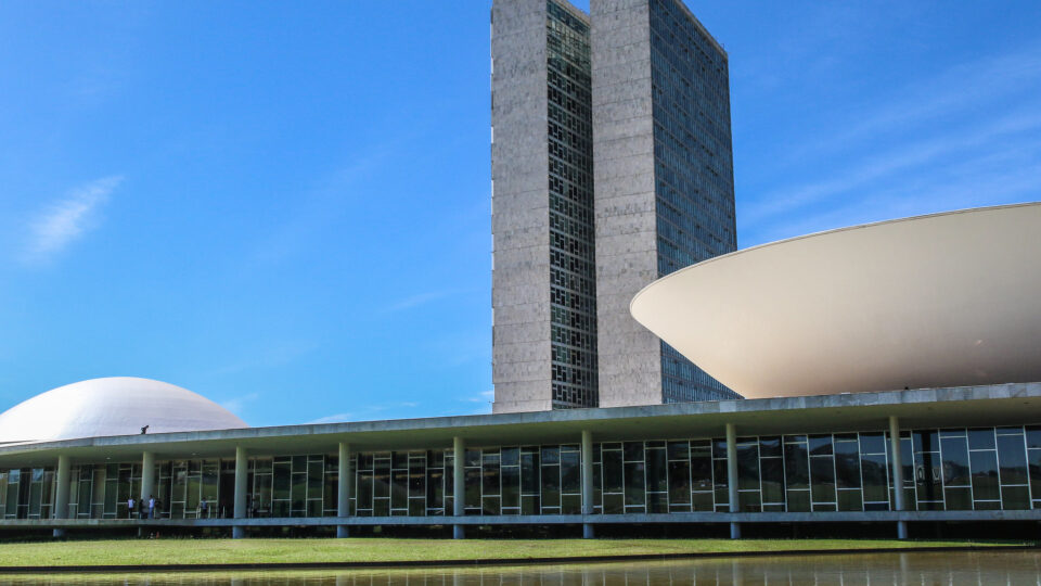 Como o Centrão se articula para esvaziar a CPI do Banco Master no Congresso