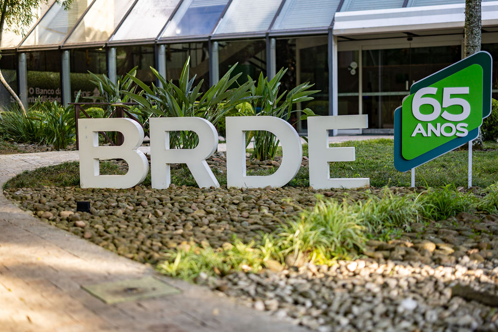 Com operações em 95% dos municípios da Região Sul, o BRDE fortalece o desenvolvimento regional e o acesso ao crédito de longo prazo.
