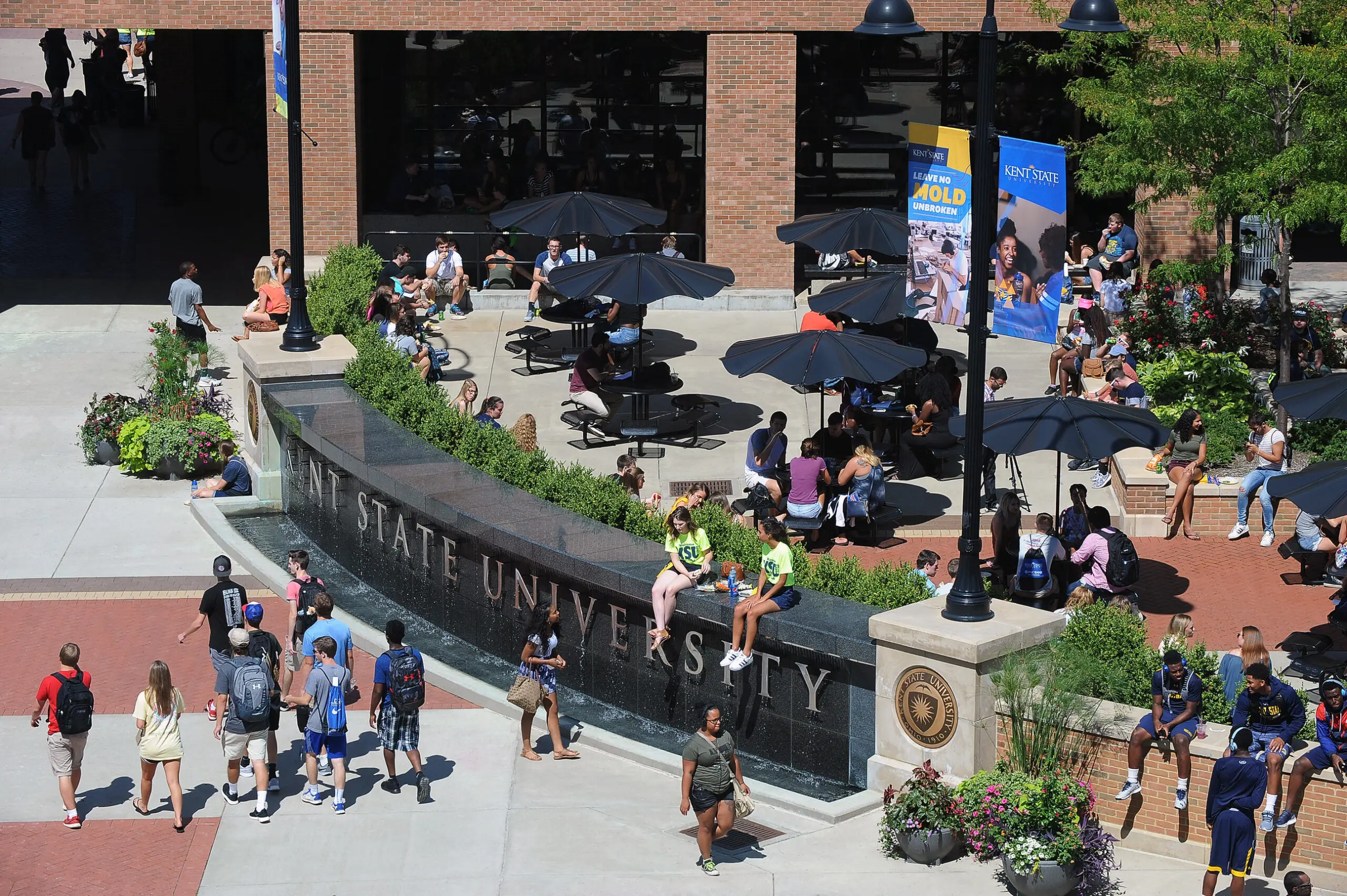 Campus da Kent State University nos Estados Unidos, onde os estudantes do American Academy podem vivenciar programas de verão e ampliar sua experiência internacional.