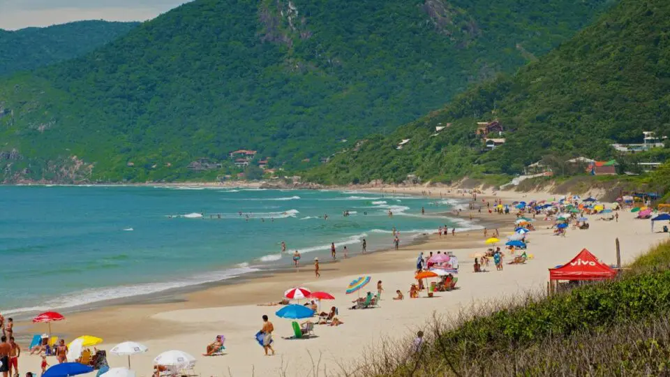 Praias de Santa Catarina atraem turistas argentinos, tradicionalmente