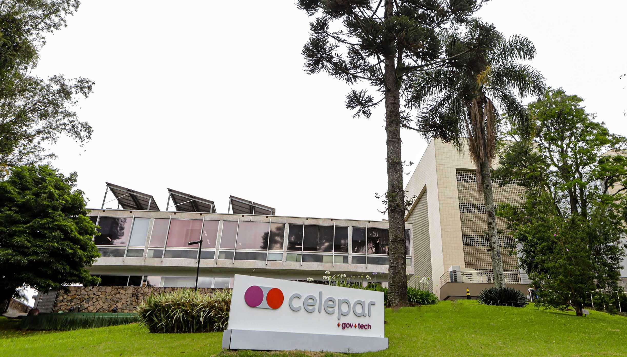 Processo de privatização da Celepar ainda pode ser suspenso pelo STF.