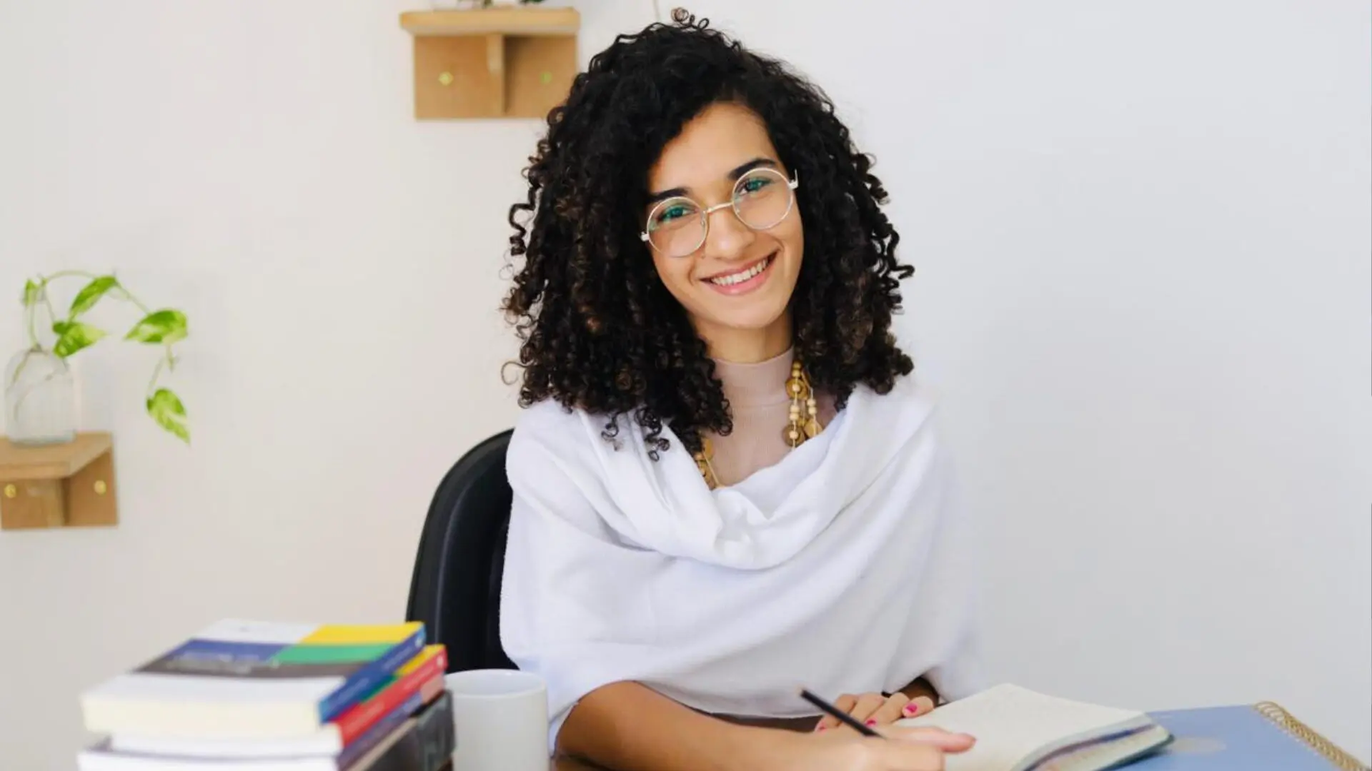 Beatriz Bueno: pesquisadora acusa a UFF de ceder à pressão de alunos que a acusam de racismo e transfobia