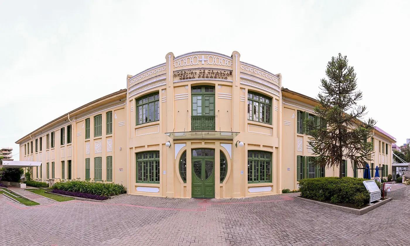 Instituição centenária de Curitiba, o Hospital Pequeno Príncipe se consolidou como modelo de excelência entre os principais centros pediátricos do mundo.
