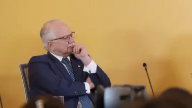 Edson Fachin, presidente do STF e do CNJ, durante evento em memória dos três anos dos atos de 8 de janeiro em Brasília.