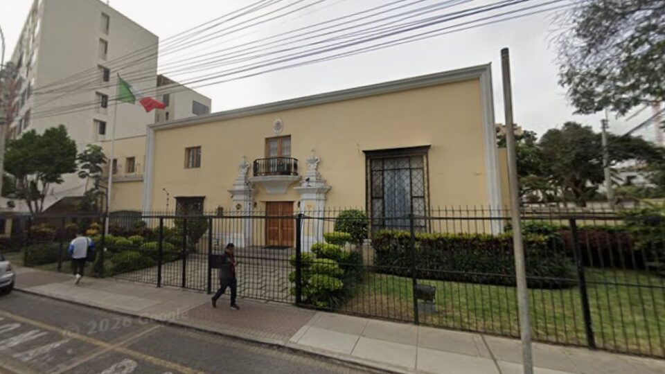 Brasil assume embaixada do México no Peru após crise entre os dois países