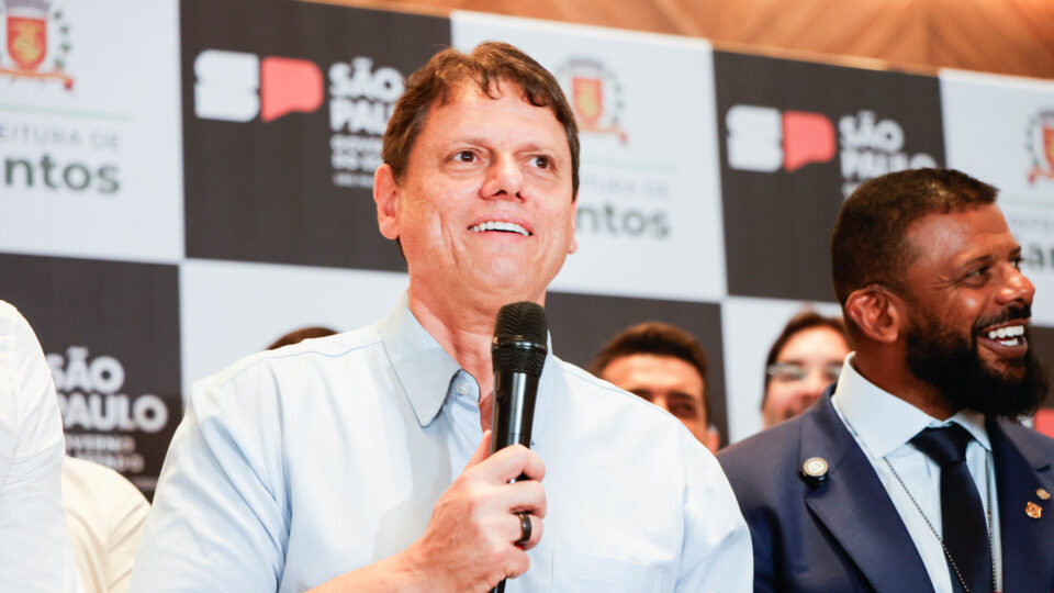 Tarcísio chama Nikolas de “fenômeno” e diz que protesto não afeta diálogo com o STF