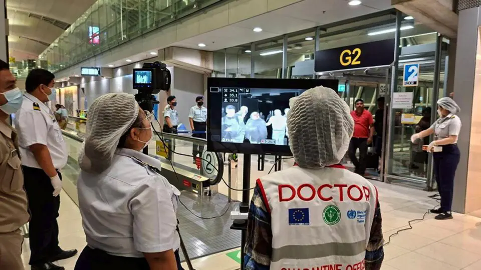 Pontos de controle nos aeroportos da Tailândia buscam evitar a propagação do vírus Nipah