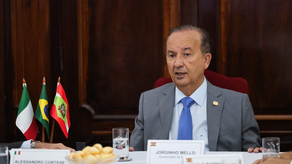 Jorginho Mello sanciona lei que proíbe banheiros unissex em escolas de Santa Catarina