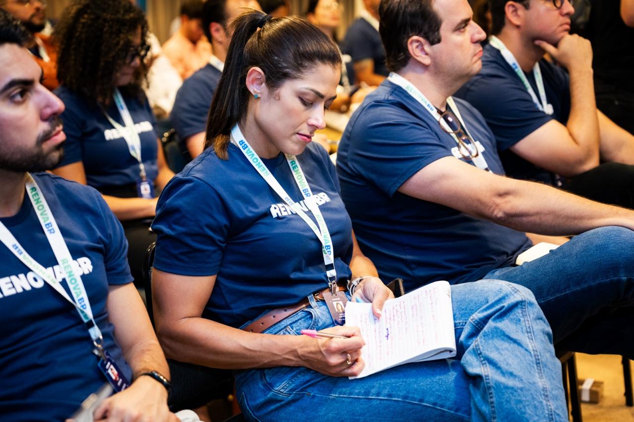 A formação do RenovaBR busca profissionalizar a preparação de pré-candidatos ao combinar conteúdo técnico, análise do eleitorado e discussão de políticas públicas.