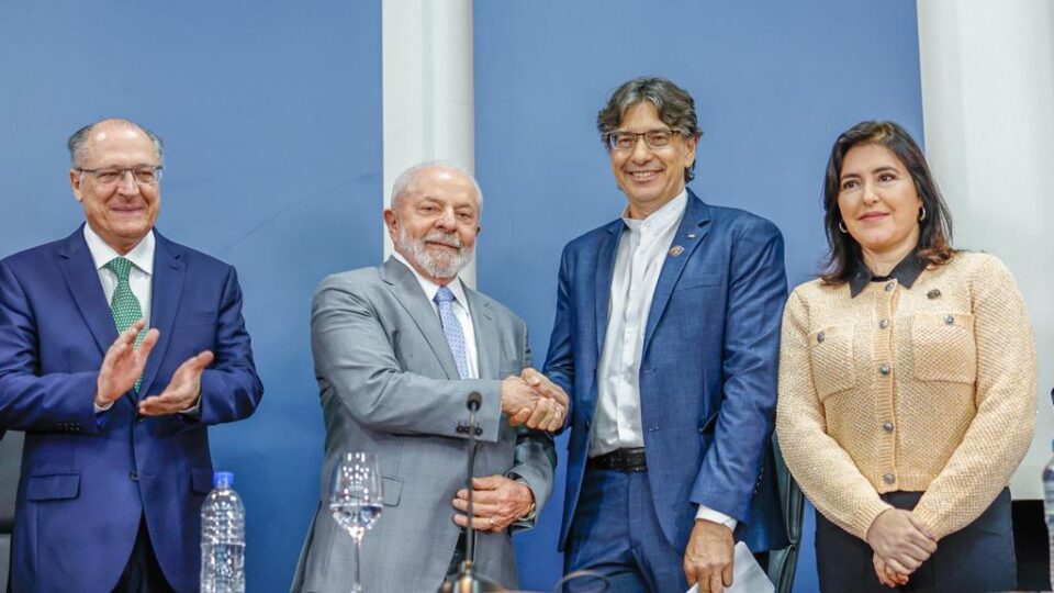 Crise com servidores no IBGE amplia desgaste de Pochmann