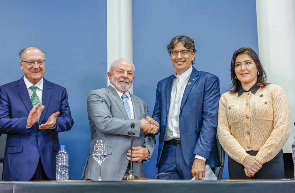 Crise no IBGE inclui abordagens a parlamentares de esquerda e acusações de constrangimento