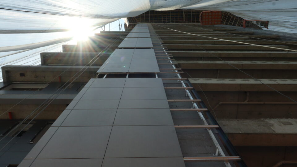 Prédio mais alto de Curitiba terá 7 mil m² de fachadas ventiladas para enfrentar o clima instável e reduzir consumo de energia