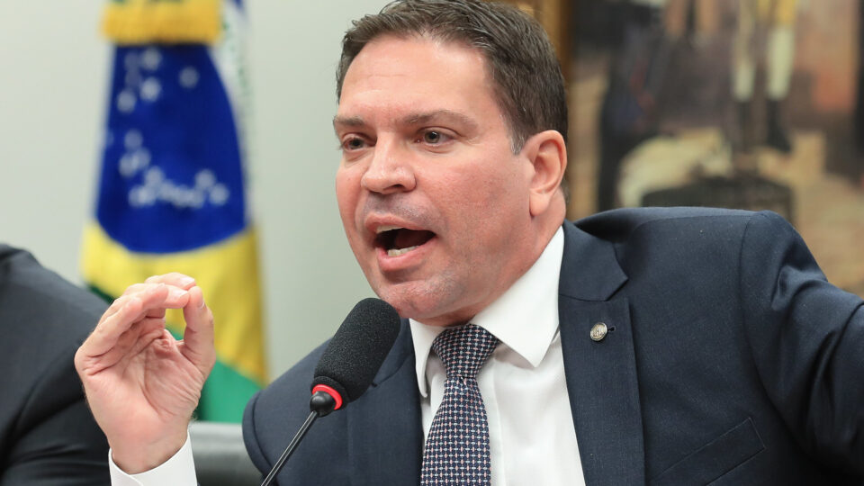 Pedido de extradição de Ramagem está com os EUA, diz Ministério da Justiça