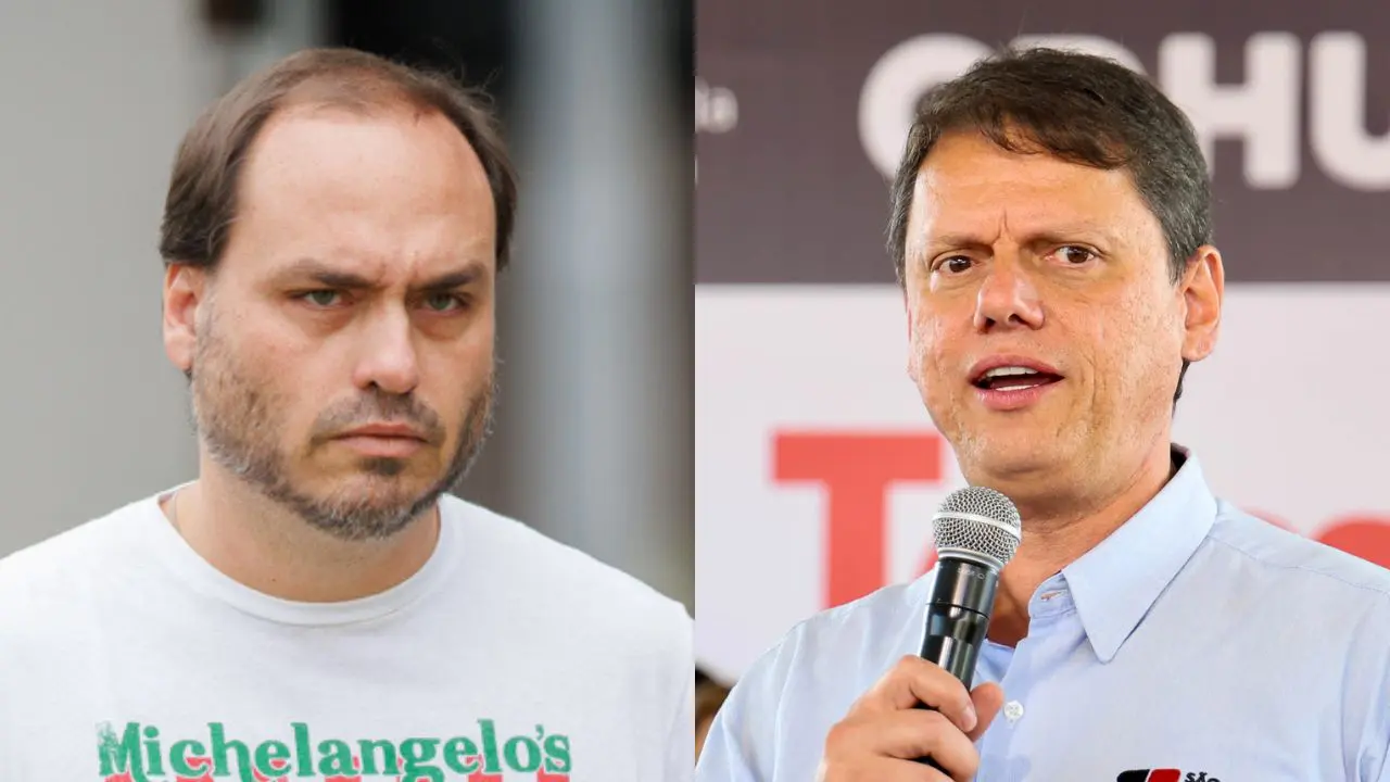 Carlos e Tarcísio almoçam na casa do governador após desconforto envolvendo cancelamento de visita ao ex-presidente.