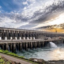 Itaipu é criticada por aumento de gastos com fins partidários durante o terceiro mandato de Lula. Imagem referente a matéria