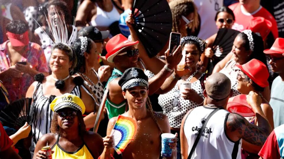 Embaixada dos EUA emite alerta sobre segurança no Carnaval do Brasil e recomenda evitar favelas