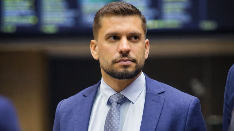 Vereador recusa R$ 2 milhões e expõe esquema contra Banco Central