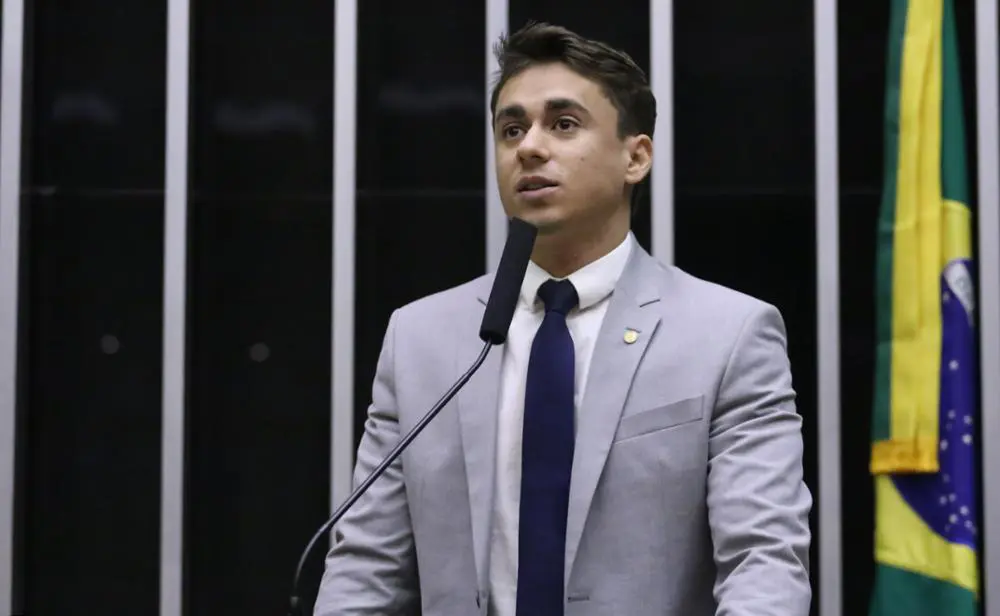 Moraes autoriza visita de Nikolas a Bolsonaro