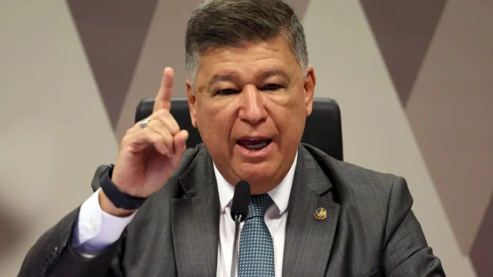 Presidente da CPMI do INSS pede audiência com Toffoli para ter acesso a dados de Vorcaro
