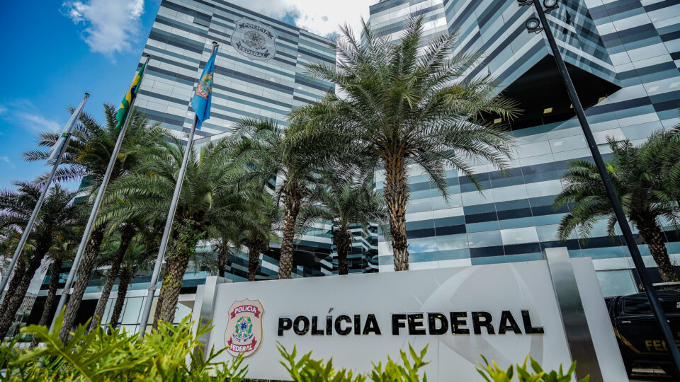 Delegados da PF pressionam Lula por recursos para combater o crime organizado