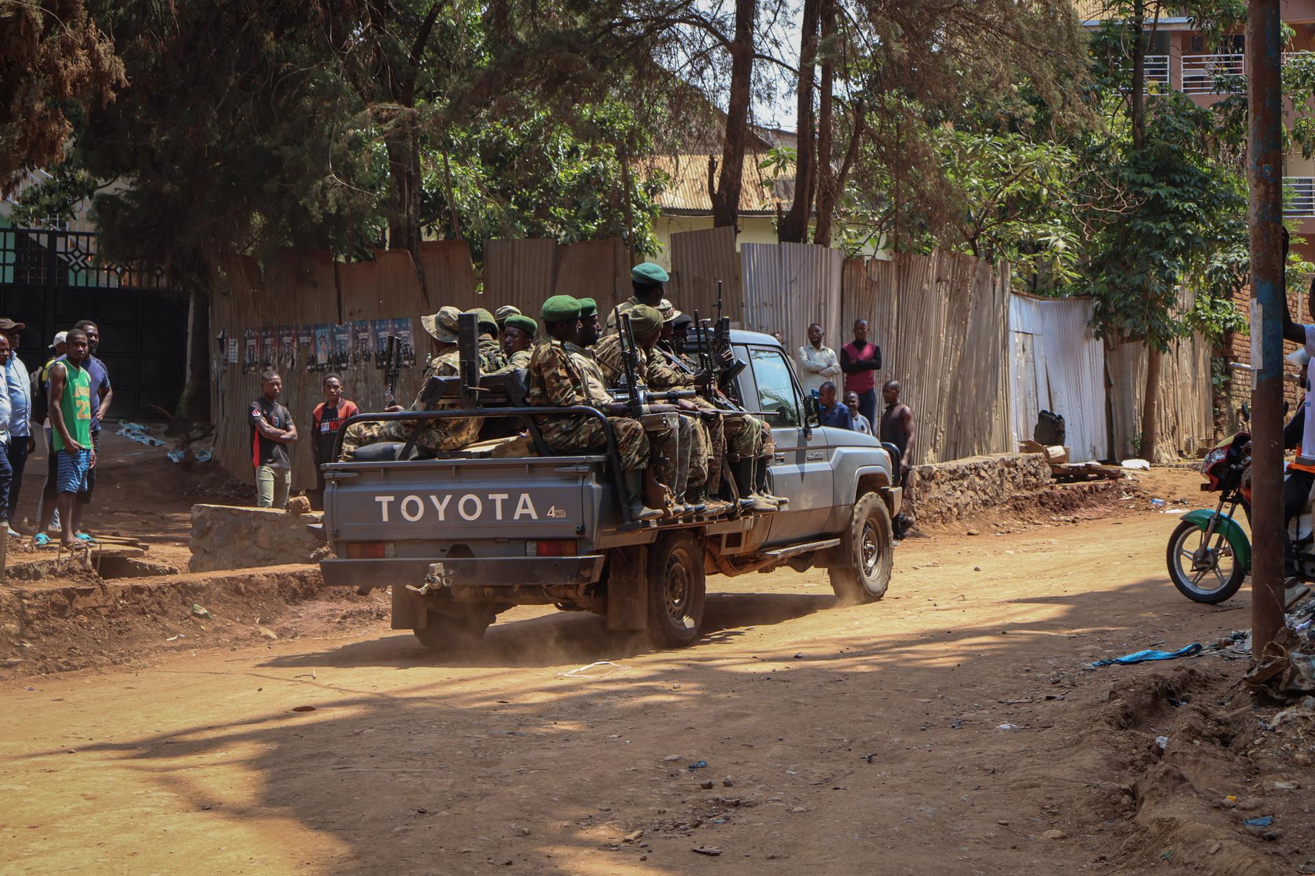 Desabamento em mina deixa mais de 200 mortos no Congo Desabamento em mina deixa mais de 200 mortos no Congo