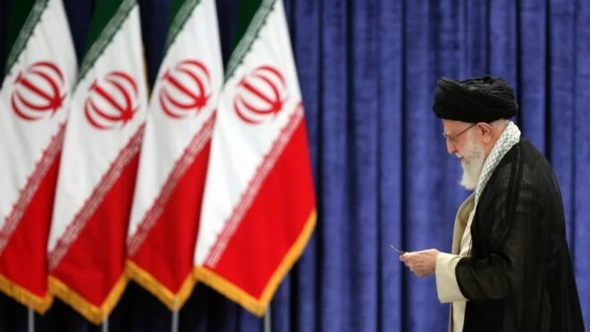 Mídia estatal do Irã confirma morte de Ali Khamenei